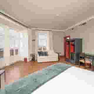 Pensao Londres, 3 of 5