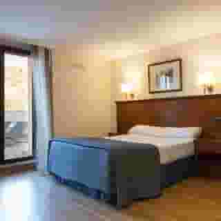 Porcel Alixares, 2 of 5