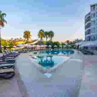 Royal Atlantis Beach, 3 of 5