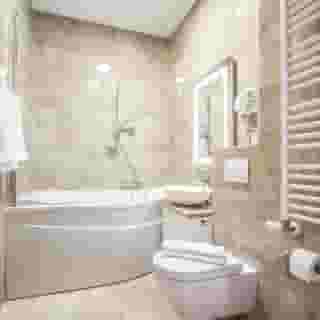 Royal Airport, 3 of 5