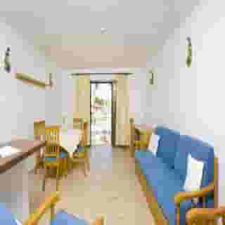 Blanco Y Negro Apartments, 4 of 5