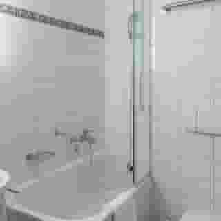 Hotel Drei Konige, 4 of 5