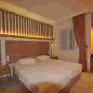 Isla Apartments, 5 of 5