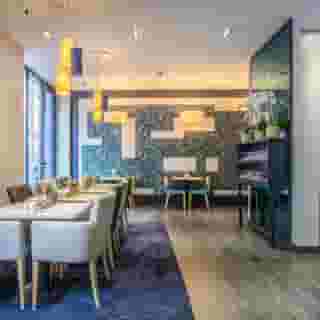 Prince Albert Montmartre, 4 of 5