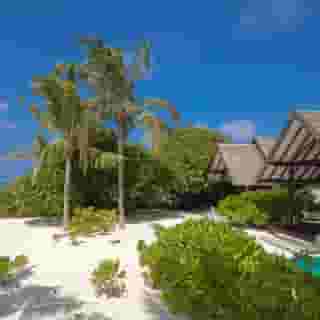 Heritance Aarah, 2 of 5