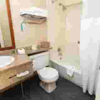 North Vancouver Hotel, 3 of 5