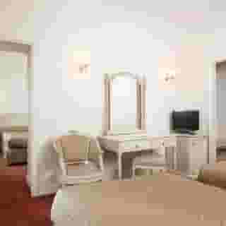 Grand Hotel Moderne, 4 of 5