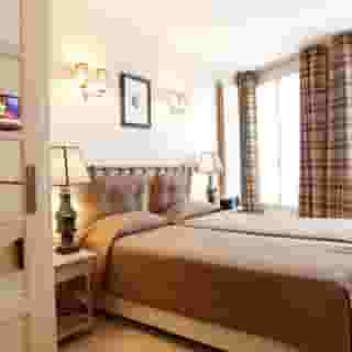 Albe Bastille, 3 of 5