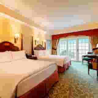 Hong Kong Disneyland Hotel, 3 of 5