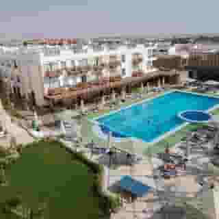 Falcon Naama Star, 4 of 5