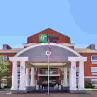Holiday Inn Express & Suites Elgin, 2 of 5