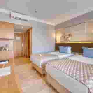 Numa Club Side, 4 of 5