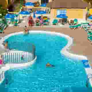 Caleta Garden, 3 of 5