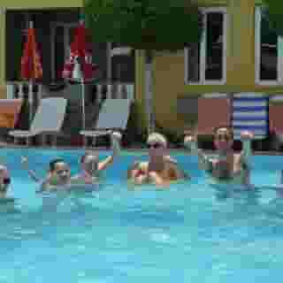 Club Sunset Apartments, 5 of 5