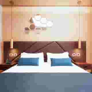 The Hive Hotel, 3 of 5