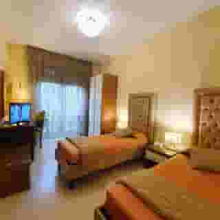 Continentale, 3 of 5