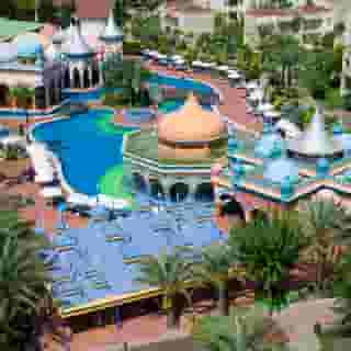 Kamelya Collection Aishen Club, 5 of 5