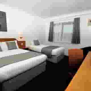 Days Inn by Wyndham Hamilton, 1 of 5