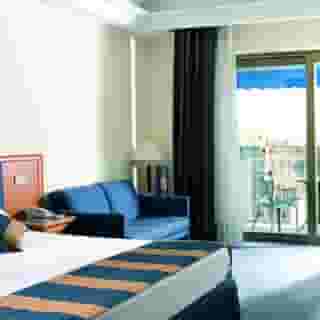 Royal Continental, 2 of 5