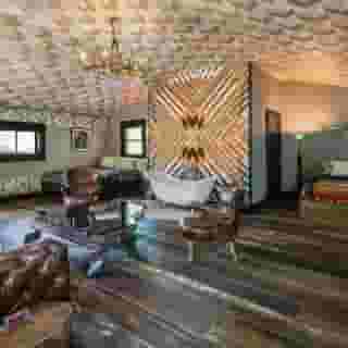 Urban Cowboy, 4 of 5