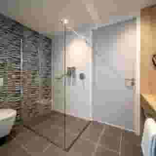 Hotel 46, 6 of 6