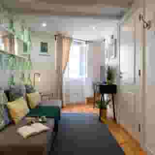 Alfama Yellow House, 4 of 5