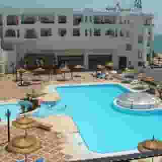 Yasmine Beach, 2 of 5