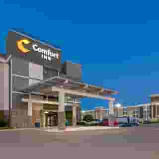 Comfort Inn Dallas North Love Field Airport, 2 of 5
