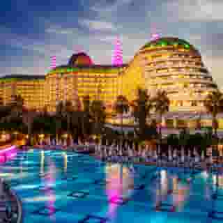 Delphin Imperial, 3 of 5