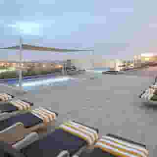 Metropolitan Hotel on Sheikh Zayed Road Dubai, 4 of 5