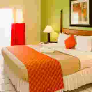 Bay Gardens Inn, 2 of 5