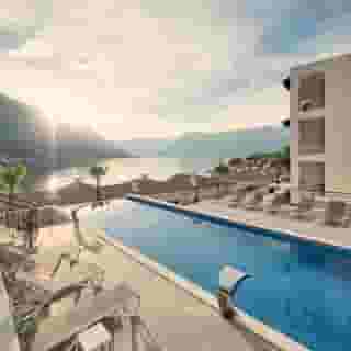 Huma Kotor Bay, 2 of 5