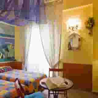 Europeo & Flowers, 3 of 5