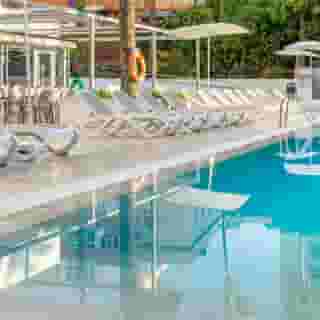 Globales Panama - Adults Only, 2 of 5