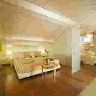 Savoia & Jolanda, 5 of 5