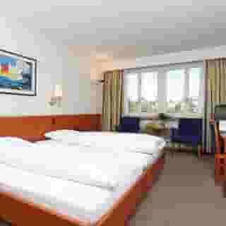 Schiff am Rhein, 4 of 5