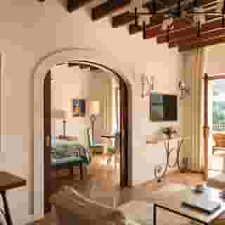 La Residencia, 4 of 5