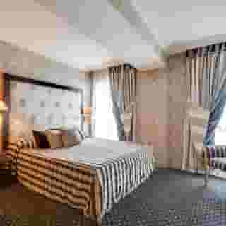 Villa Lutece Port Royal, 2 of 5