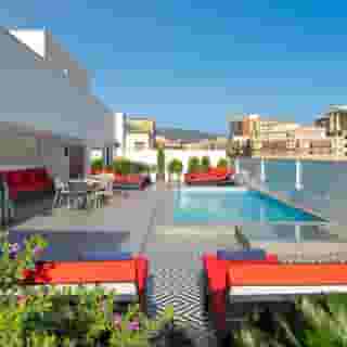 H10 Metropolitan, 1 of 5