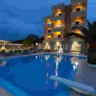 Top Hotel, 1 of 5