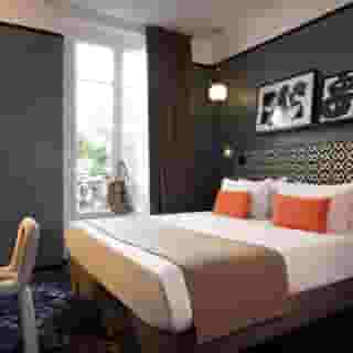 Au Palais de Chaillot, 4 of 5