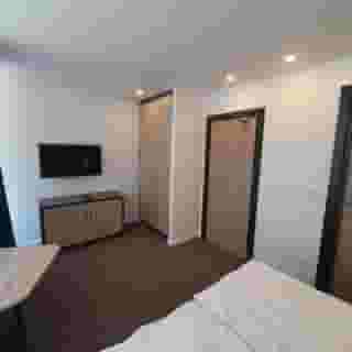 Premium Crown Suites, 2 of 5