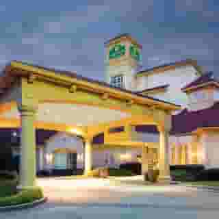 La Quinta Inn & Suites Atlanta Ballpark Galleria, 2 of 5