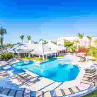 Comfort Suites Paradise Island, 2 of 5