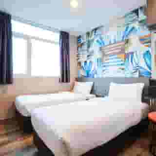 Ibis Budget Singapore Sapphire, 1 of 5