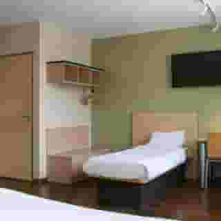 B&B HOTEL Aubagne Gemenos, 1 of 5