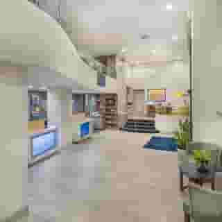 Holiday Inn Express & Suites Atlanta Downtown, 2 of 5