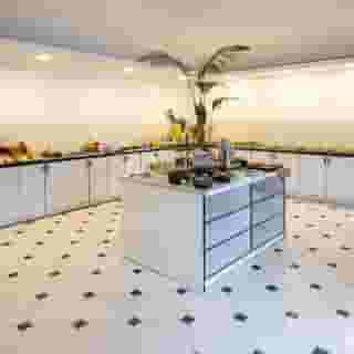 SMY Mediterranean White - Adults Only, 5 of 5