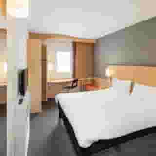 Ibis Praha Old Town, 2 of 5