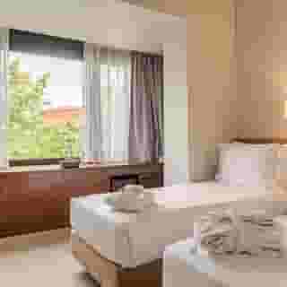 Dom Carlos Park, 4 of 5